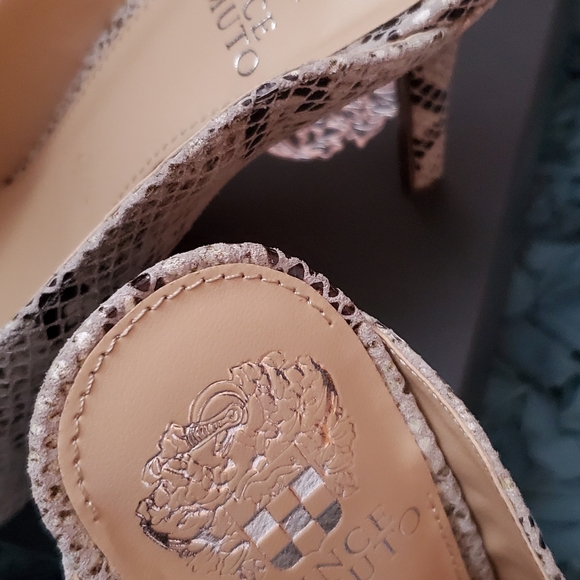 NIB-Vince Camuto Mules - Picture 5 of 8